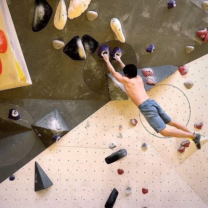 @mandala_boulderhalle_dresden @lasportivagram Theory @rafikiclimbing shorts