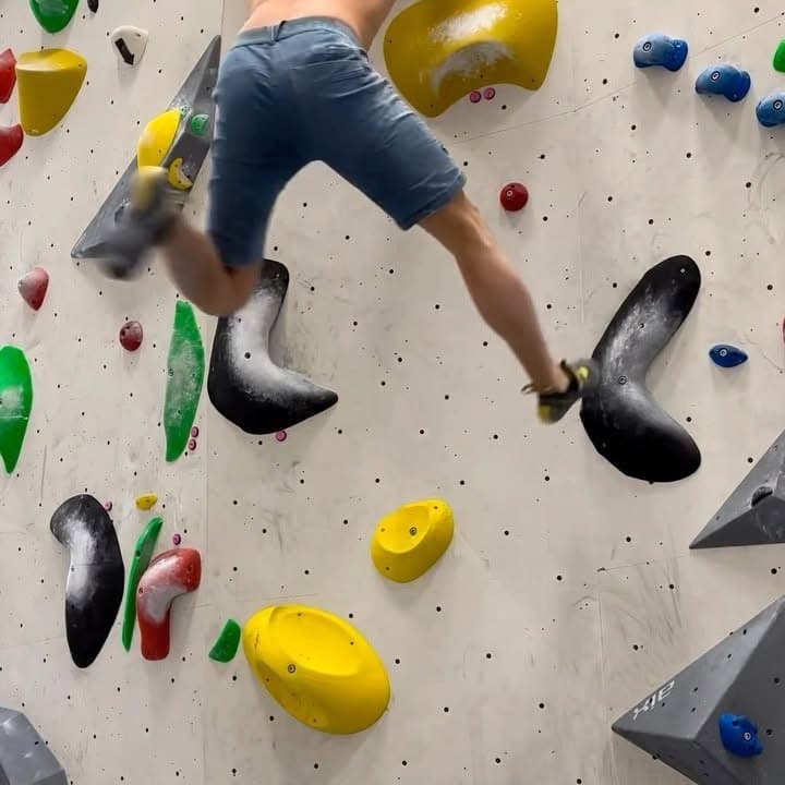 full bodyweight on 1hand @hudyboulder.karlin @lasportivagram @rafikiclimbing sh…