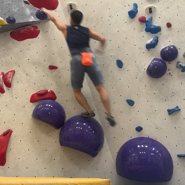 Jumping off dual‑texture holds to a two‑hand dyno takes huge commitment 👊 The…